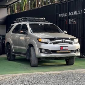 TOYOTA FORTUNER SR5 4X2 GASOLINA