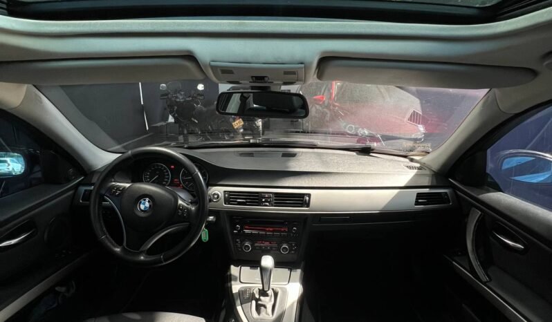 
								BMW 320I 2.0 AT full									