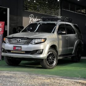 TOYOTA FORTUNER SR5 4X2 GASOLINA