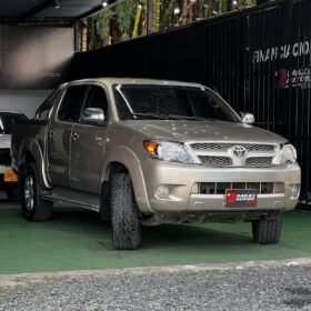 TOYOTA HILUX 2.7 MT 4×4 GASOLINA