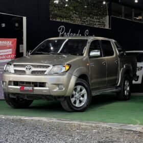 TOYOTA HILUX 2.7 MT 4×4 GASOLINA