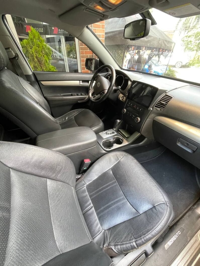 
								KIA Sorento EX full									