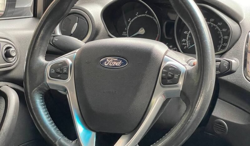
								FORD FIESTA TITANIUM AT 1.6 full									