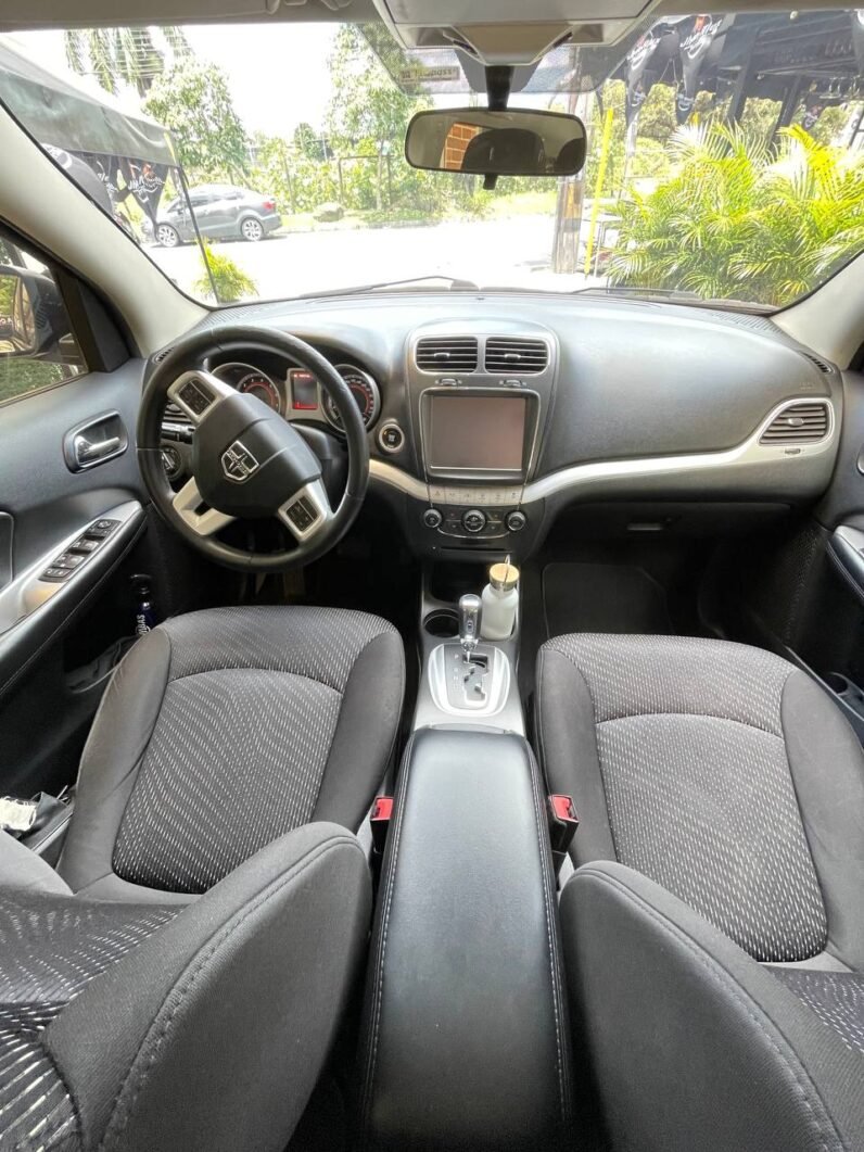 
								DODGE JOURNEY SE 2.4L AUT 4X2 7P full									