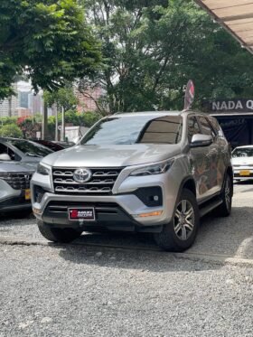 TOYOTA FORTUNER SR5 AT DIESEL 4X2