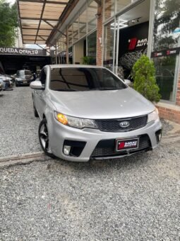 
										KIA CERATO FORTE 1.6L AT full									