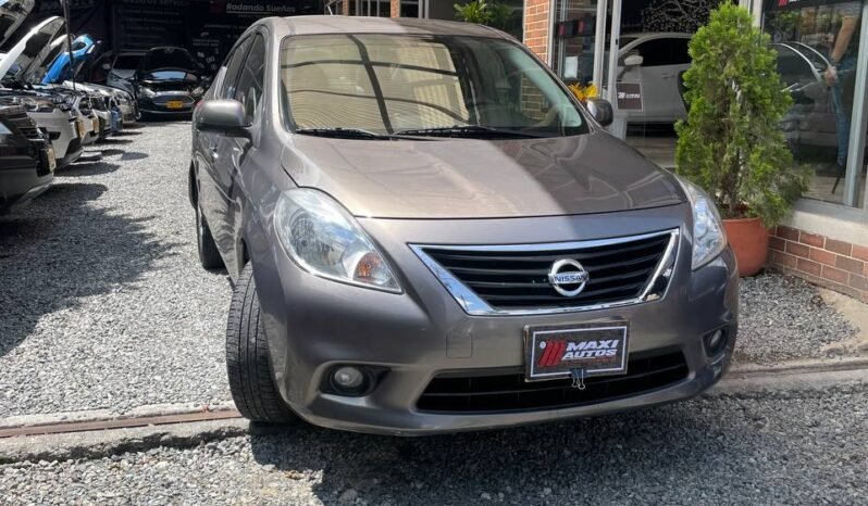 
								NISSAN VERSA ADVANCE MT 1.6 SD full									