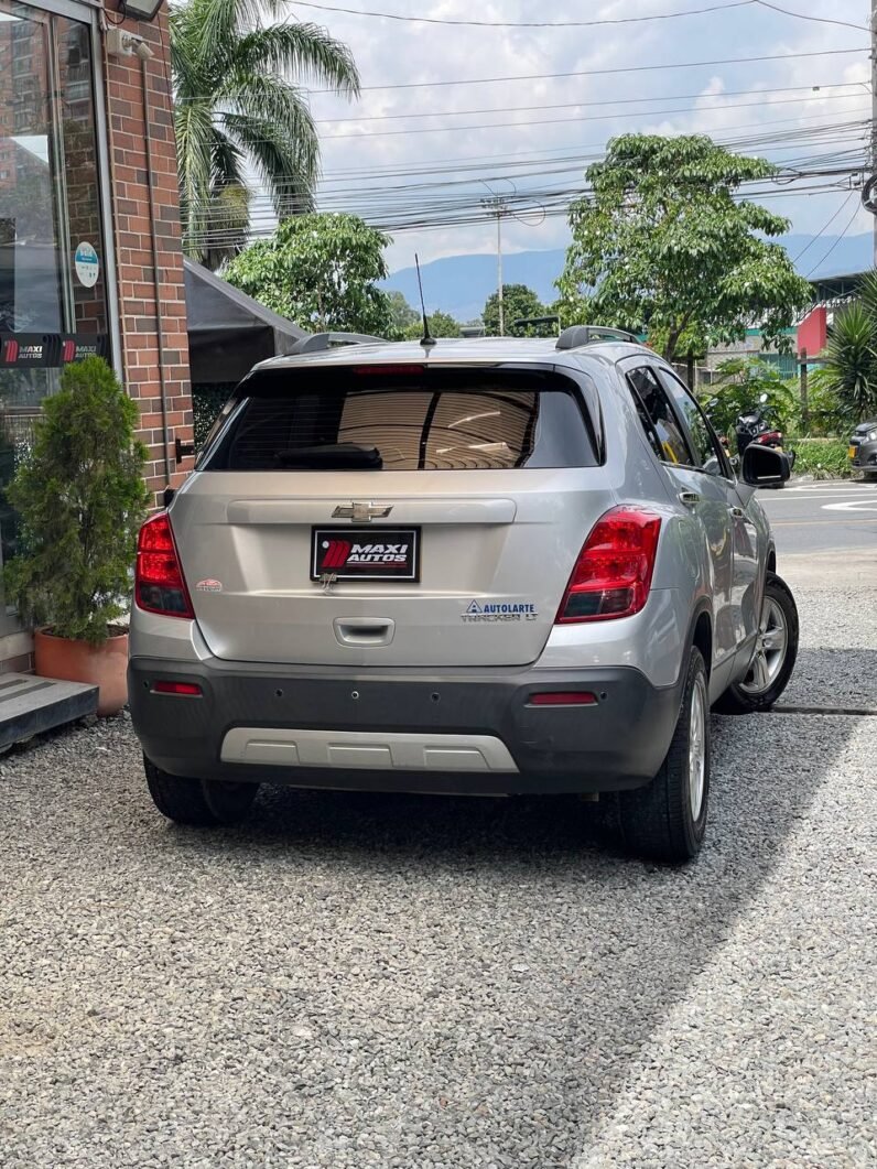 
								CHEVROLET TRACKER LT AT 1.8 full									