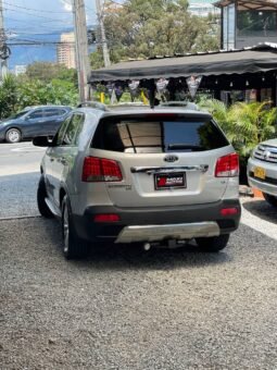 
										KIA Sorento EX full									