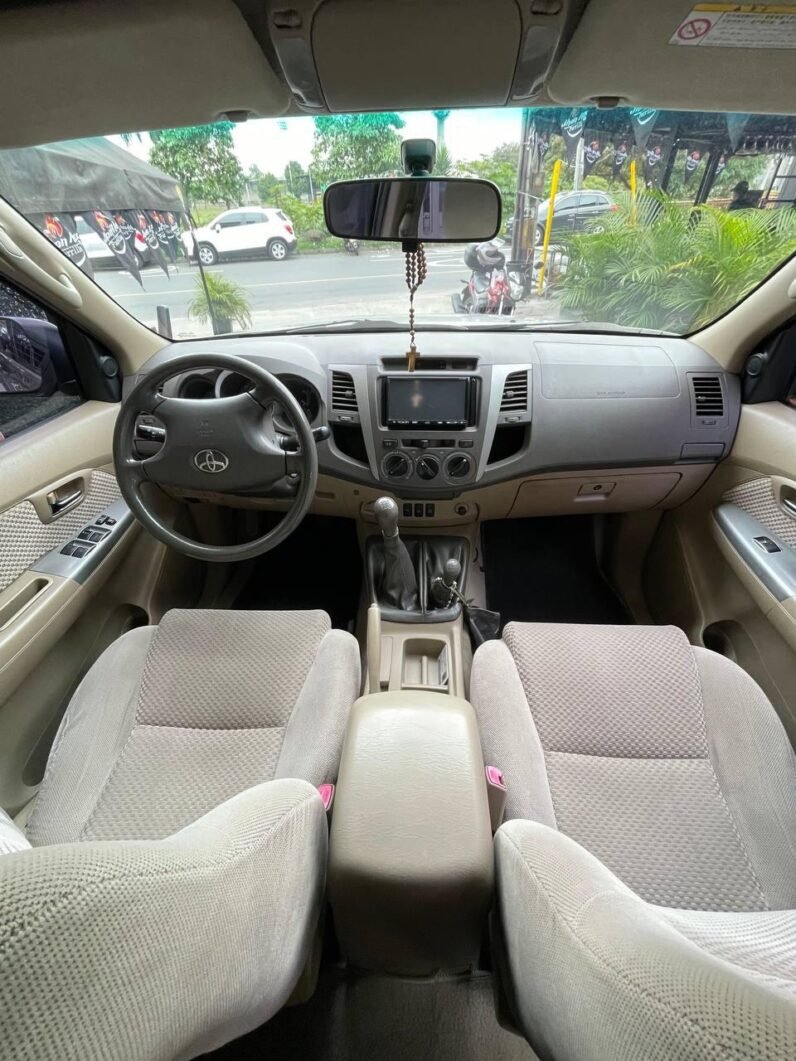 
								TOYOTA FORTUNER 2.7 4X4 AT 7PTOS GASOL full									