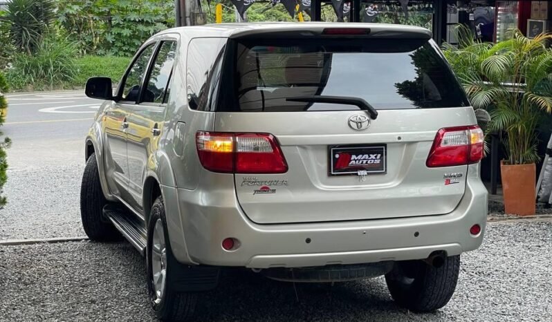 
								TOYOTA FORTUNER 2.7 4X4 AT 7PTOS GASOL full									