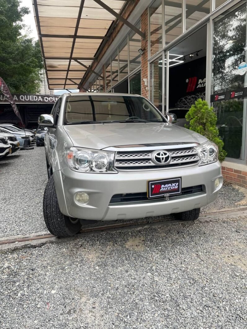 
								TOYOTA FORTUNER 2.7 4X4 AT 7PTOS GASOL full									