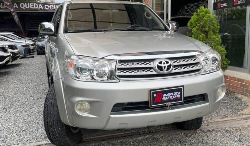 
								TOYOTA FORTUNER 2.7 4X4 AT 7PTOS GASOL full									