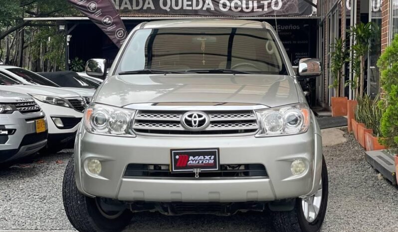 
								TOYOTA FORTUNER 2.7 4X4 AT 7PTOS GASOL full									