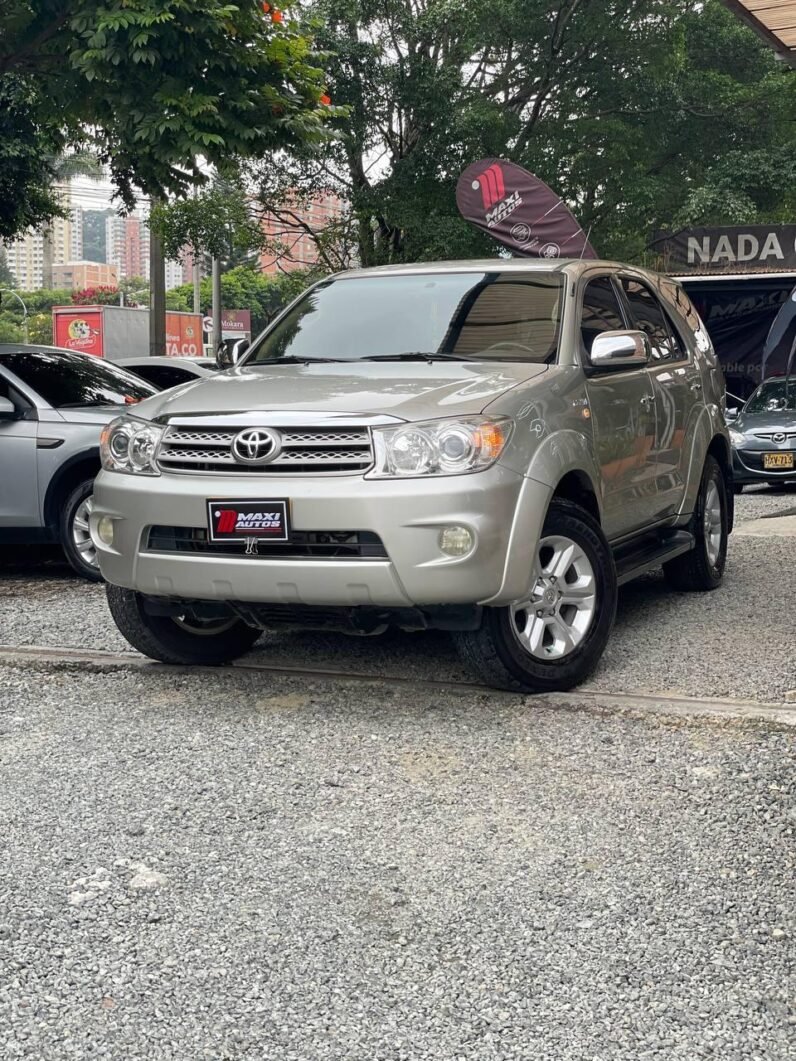 
								TOYOTA FORTUNER 2.7 4X4 AT 7PTOS GASOL full									