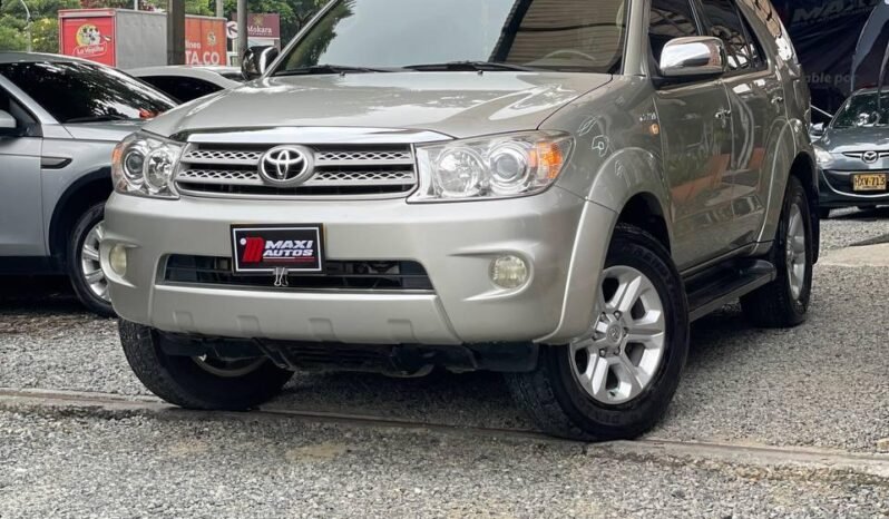 
								TOYOTA FORTUNER 2.7 4X4 AT 7PTOS GASOL full									