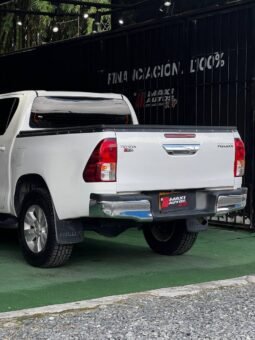 
										TOYOTA HILUX 2.4 MT 4X4 DIESEL full									