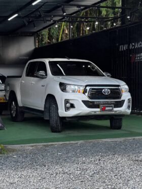 TOYOTA HILUX 2.4 MT 4X4 DIESEL