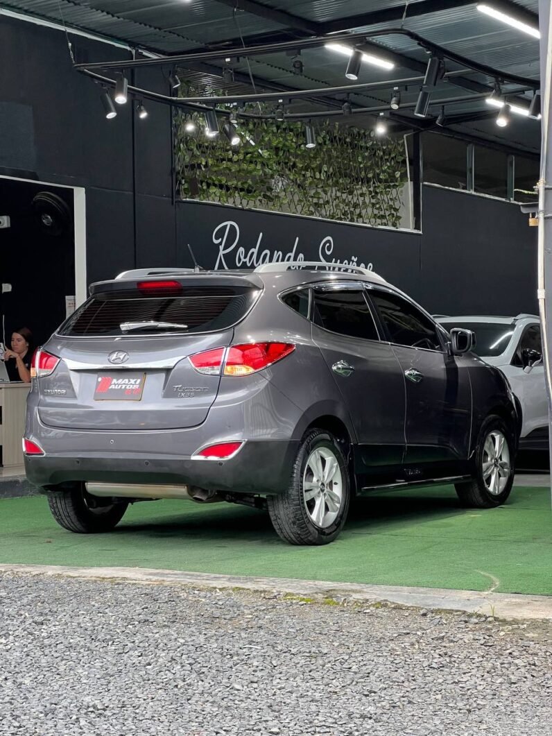 
								HYUNDAI TUCSON IX35 GL  MT 2.0 4X2 GASOLINA full									