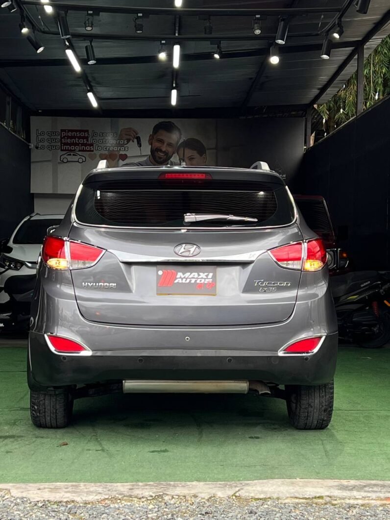 
								HYUNDAI TUCSON IX35 GL  MT 2.0 4X2 GASOLINA full									