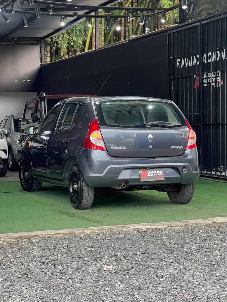
								RENAULT SANDERO AUTHENTIQUE full									