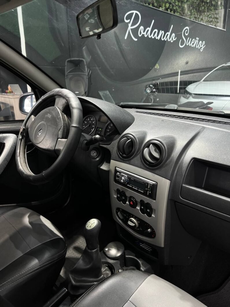 
								RENAULT SANDERO AUTHENTIQUE full									