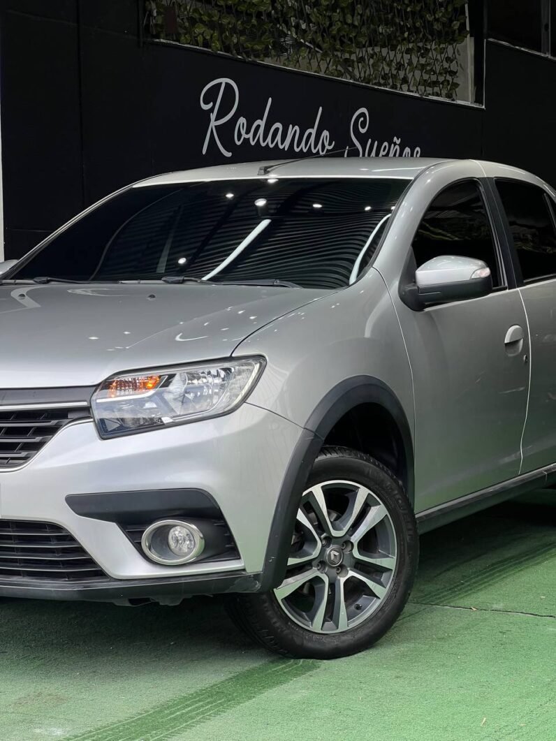 
								RENAULT LOGAN INTENS AT 1.6 full									