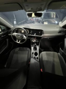 
										VOLKSWAGEN JETTA TSI COMFORTLINE 1.4T MT full									