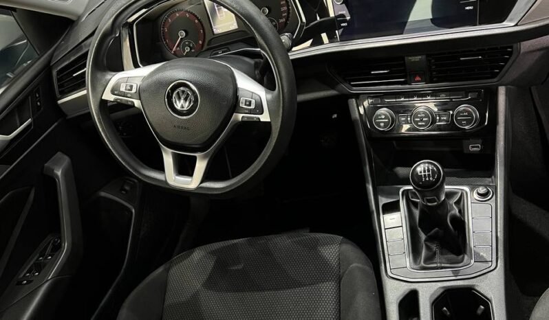 
								VOLKSWAGEN JETTA TSI COMFORTLINE 1.4T MT full									