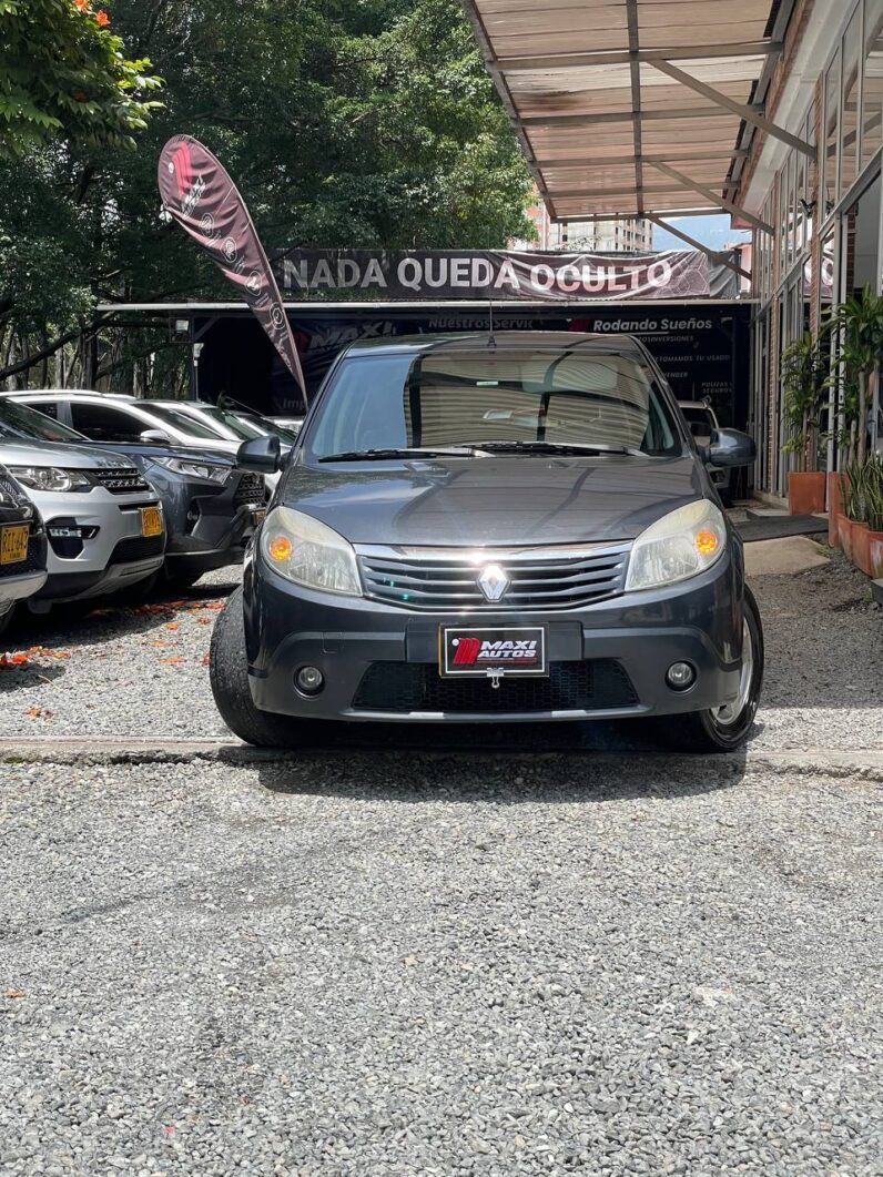
								RENAULT SANDERO AUTHENTIQUE full									