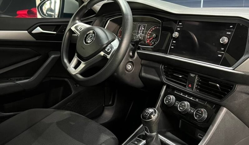 
								VOLKSWAGEN JETTA TSI COMFORTLINE 1.4T MT full									