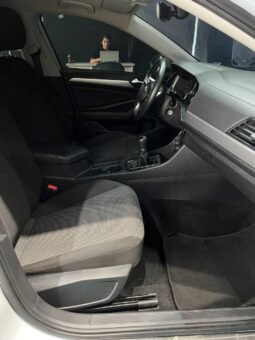 
										VOLKSWAGEN JETTA TSI COMFORTLINE 1.4T MT full									