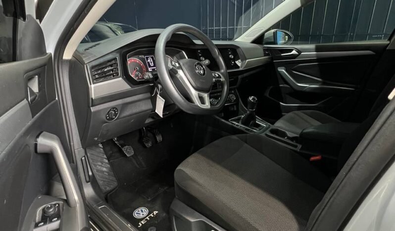 
								VOLKSWAGEN JETTA TSI COMFORTLINE 1.4T MT full									