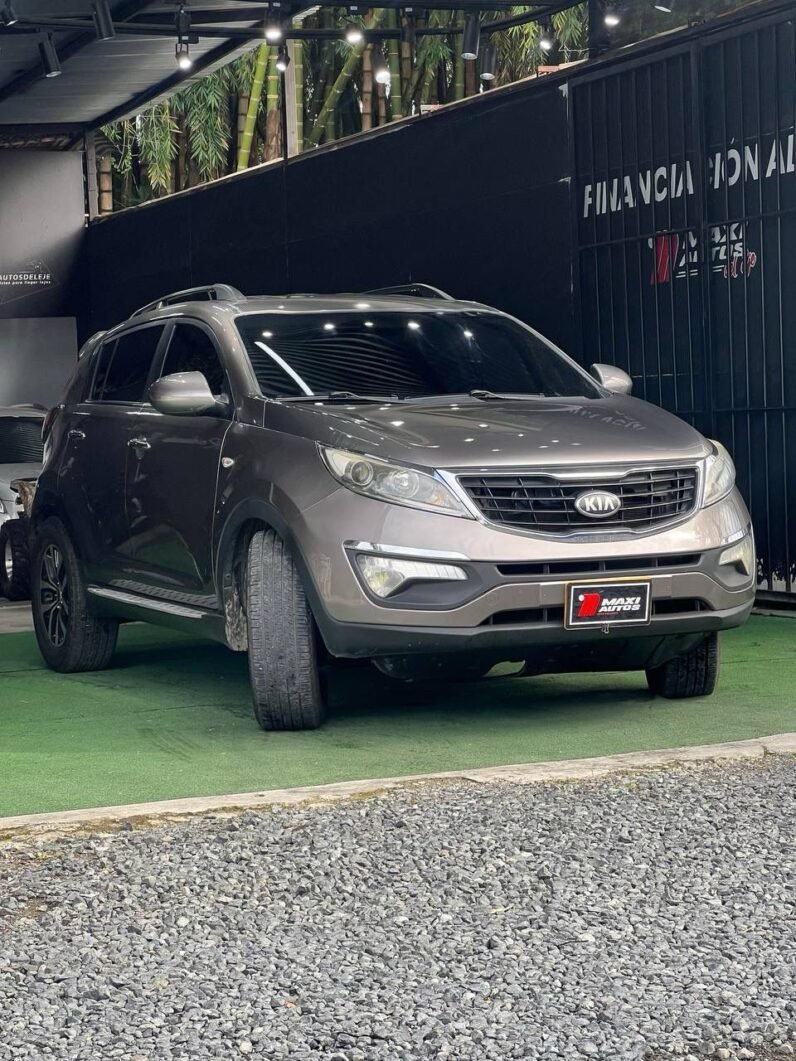 
								KIA SPORTAGE REVOLUTION 2.0 AT 4X2 GASOL full									