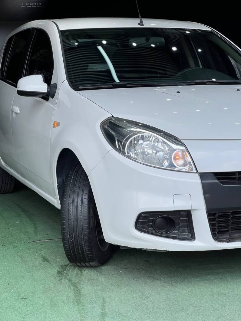 
								RENAULT SANDERO EXPRESSION 1.6 MT full									