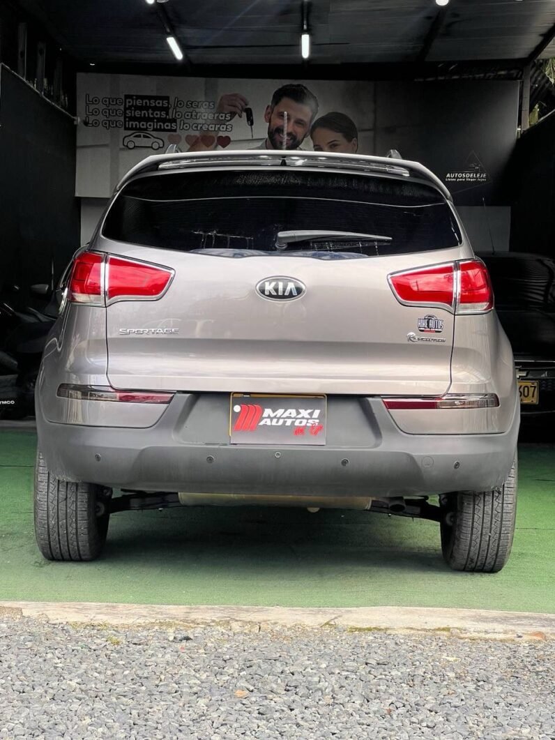 
								KIA SPORTAGE REVOLUTION 2.0 AT 4X2 GASOL full									