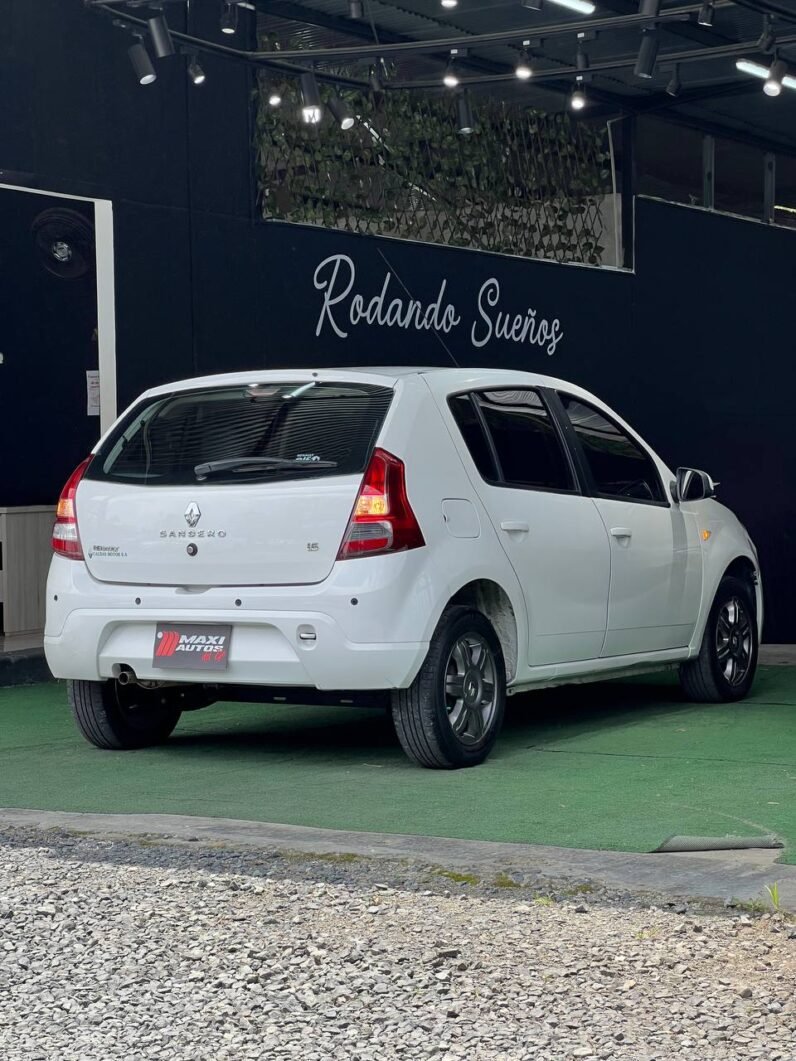 
								RENAULT SANDERO EXPRESSION 1.6 MT full									