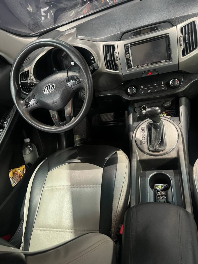 
								KIA SPORTAGE REVOLUTION 2.0 AT 4X2 GASOL full									