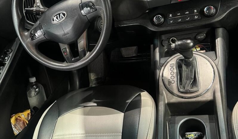 
								KIA SPORTAGE REVOLUTION 2.0 AT 4X2 GASOL full									