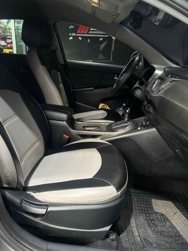 
								KIA SPORTAGE REVOLUTION 2.0 AT 4X2 GASOL full									