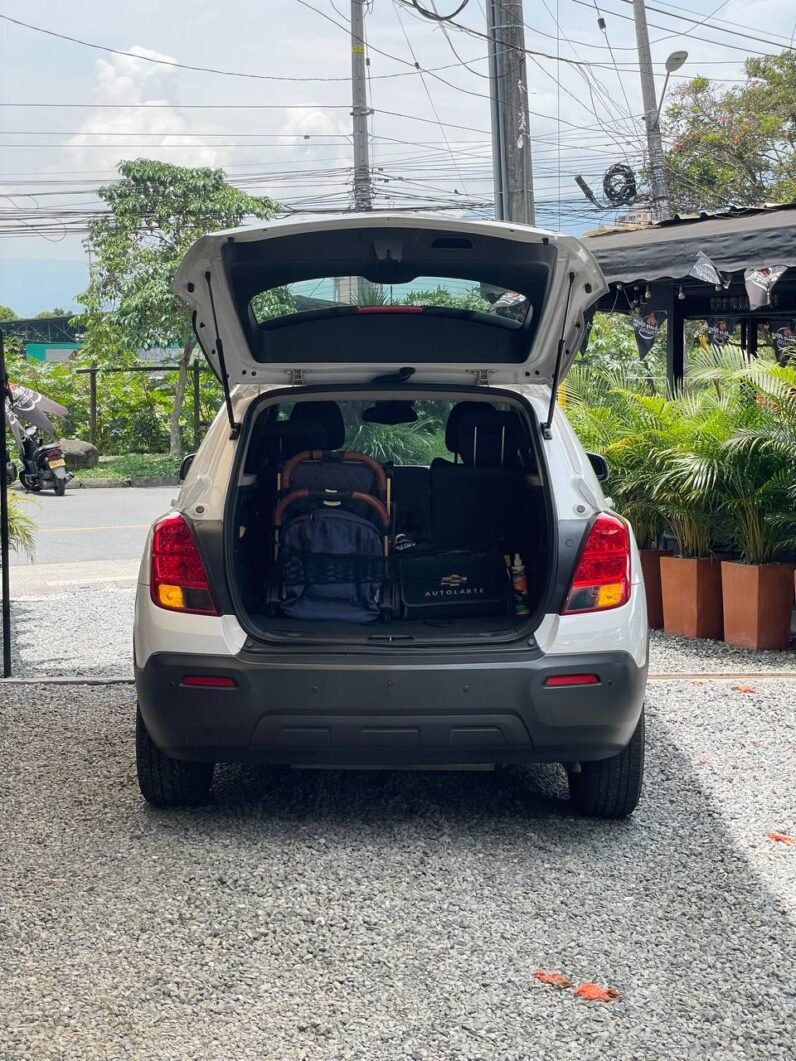 
								CHEVROLET TRACKER LS MT 1.8 4X2 full									