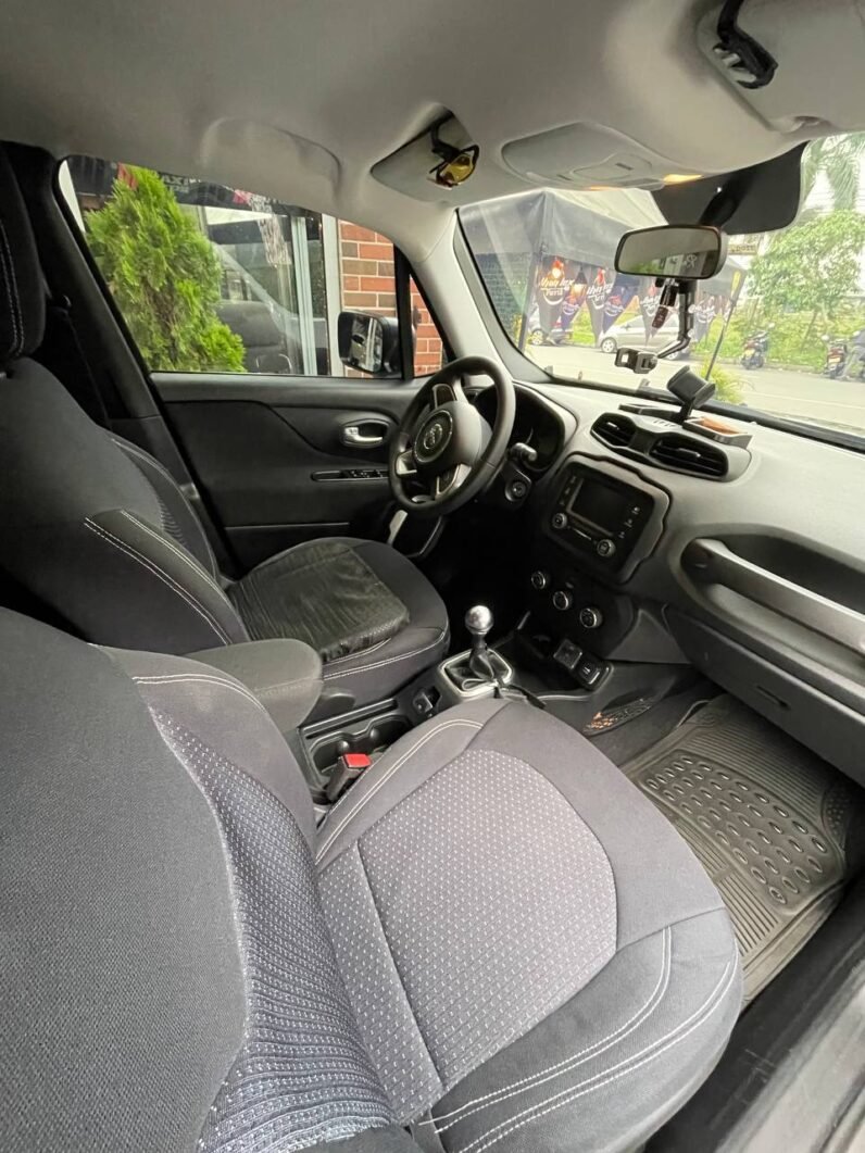 
								JEEP RENEGADE SPORT MT  4X2 full									