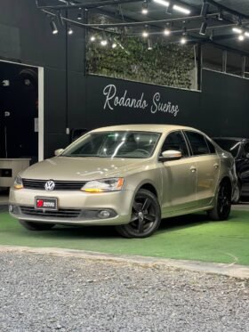 VOLKSWAGEN NUEVO JETTA TRENDLINE 2.5 at
