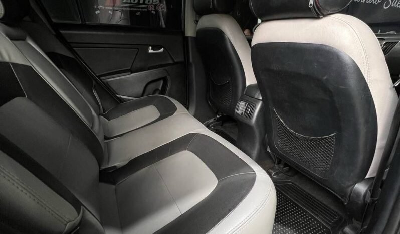 
								KIA SPORTAGE REVOLUTION 2.0 AT 4X2 GASOL full									