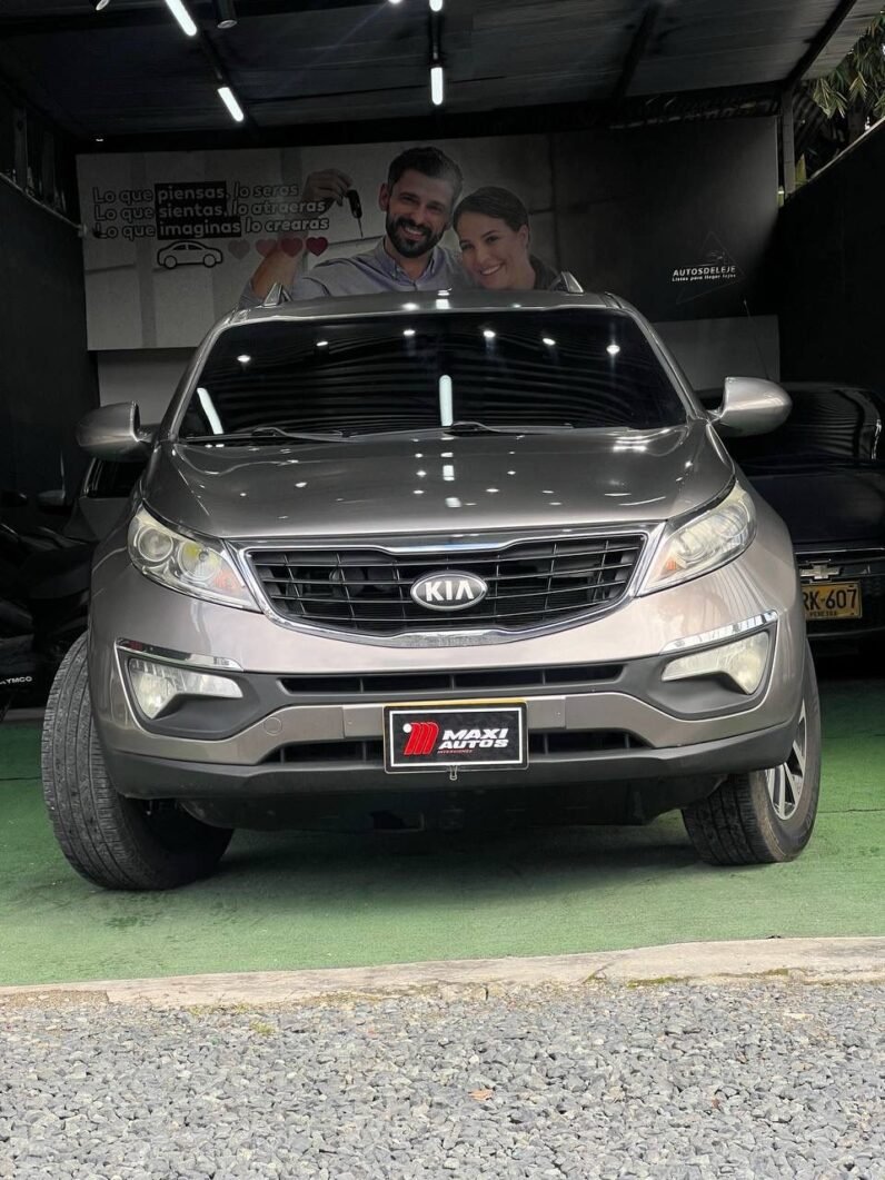 
								KIA SPORTAGE REVOLUTION 2.0 AT 4X2 GASOL full									