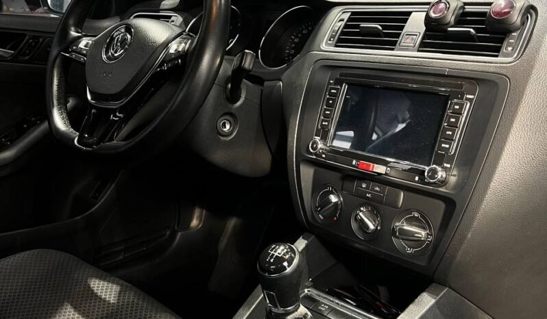 
								VOLKSWAGEN NEW JETTA COMFORTLINE AT 2.0 SD full									