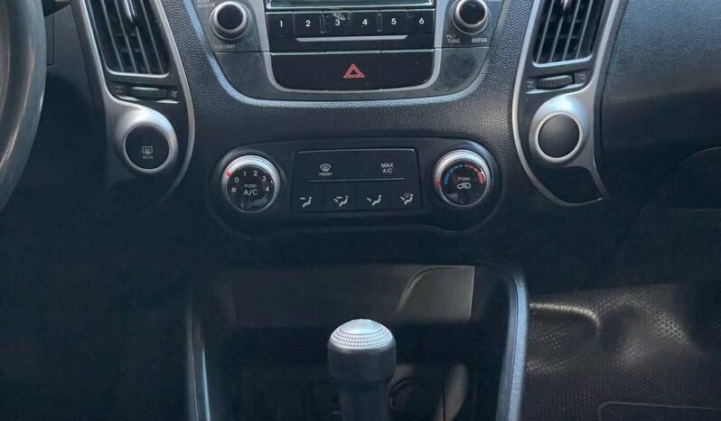 
								HYUNDAI TUCSON IX35 GL MT 2.0 4X4 GASOLINA full									
