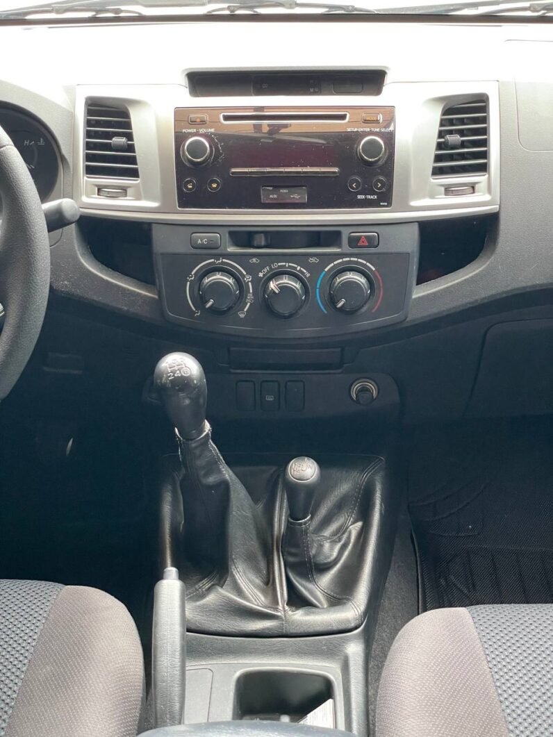 
								TOYOTA HILUX 2.7 MT 4×4 GASOLINA full									