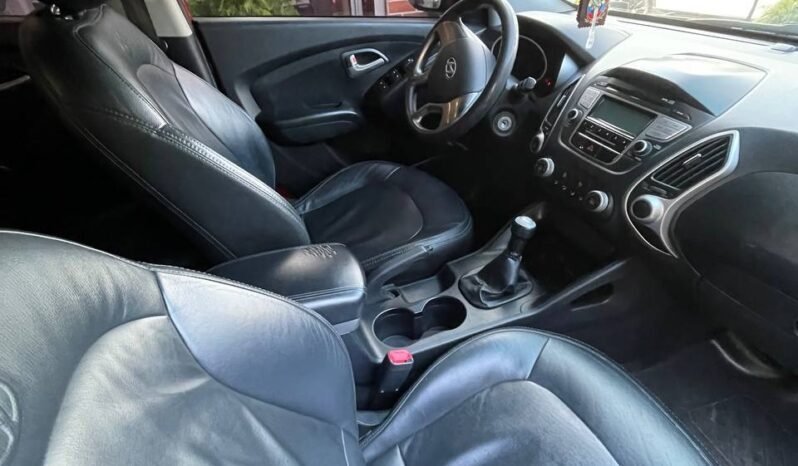 
								HYUNDAI TUCSON IX35 GL MT 2.0 4X4 GASOLINA full									