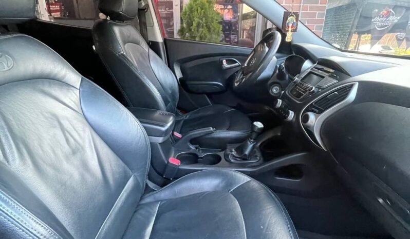 
								HYUNDAI TUCSON IX35 GL MT 2.0 4X4 GASOLINA full									